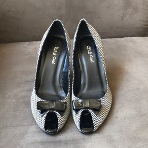 Women shoes black and white